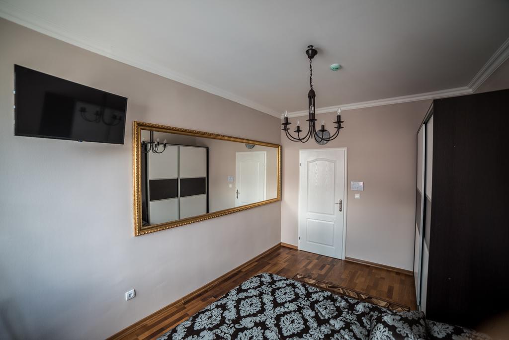 Suites Donna Бихач Экстерьер фото